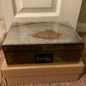 Nicole Miller Decorative mirror box perfect